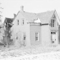 K-72-14-32 Frame house of former Tannery owner at Tiverton, ON