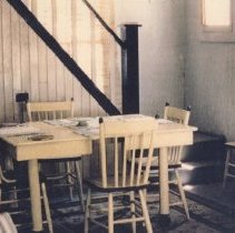 Lafalot cottage dining room table