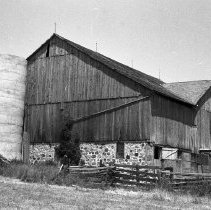 K-63-08-17 Former Legate barn, Lot 22, Con. XII, Brant Township, 1963