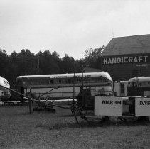 K-63-08-25 Bus trip to Tobermory, stop at Handicraft House north of Wiarton