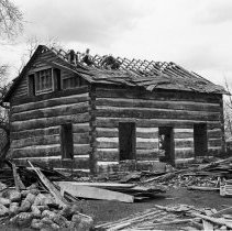 K-66-07-19 Log house, Cliff Sotcliffe farm, Lot 13, Con. IX, Sullivan Twp.