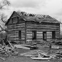 K-66-07-20 Log house, Cliff Sotcliffe farm, Lot 13, Con. IX, Sullivan Twp.