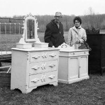 K-67-19-02 Mr. & Mrs. Syd Graham at Kenneth Aitken auction sale, 1967