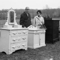 K-67-19-01 Mr. & Mrs. Syd Graham at Kenneth Aitken auction sale, 1967