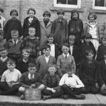 Port Elgin Public School classroom 2 students, 1928