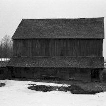 K-69-09-01 William Ryan barn on Lot 16, Con. XV, Brant Township, April 1969