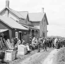 K-69-11-27 Auction sale of Miss Minnie Schmidt, 3 miles west of Neustadt