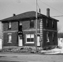 K-72-05-10 Hotel at Arkwright, ON, April 1972