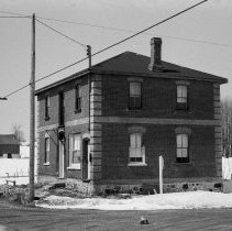K-72-05-11 Hotel at Arkwright, ON, April 1972