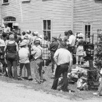 K-74-14-08 George Allen estate auction sale at Horning's Mills, June 1974