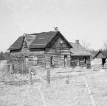 K-75-06-13 Log house, west of Lakefield, Ontario, Spring 1975