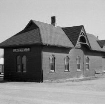 K-75-06-15 Lakefield Railway Station, April 27, 1975