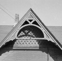 K-75-06-16 Barge boards Lakefield Railway Station, April 1975