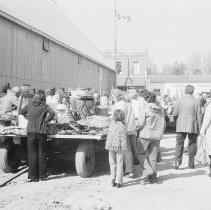 K-75-06-32 Auction sale of household effects for Ted Ellis, Paisley, 1975