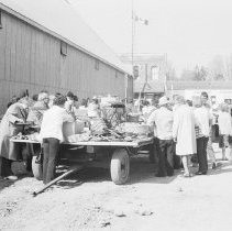 K-75-06-33 Auction sale of household effects for Ted Ellis, Paisley, 1975