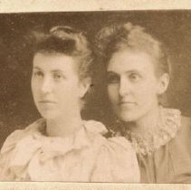 A2018.066.099a - Emma and Belle Burns