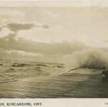 A994.010.003 - Lake Huron, Kincardine, Ont., Front