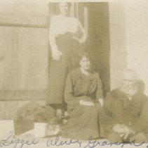 001 - Lizzie, Alice and Joseph Ferris