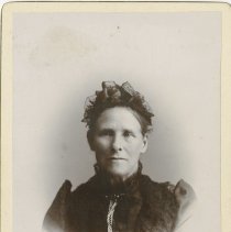 Isabella Marshall Hopper, front