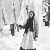 Mamma hanging out clothes