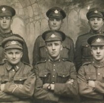 Group of six First World War soldiers