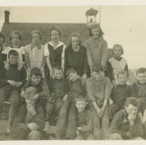 1924-1925 class at Burgoyne School
