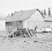 K-81-05-07 Large barn on Stewart farm.