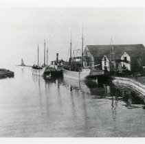 "Mystic", "Brooklyn" and "Ironsides" in Kincardine harbour, 1988