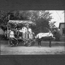 Paisley Creamery parade float, 1907