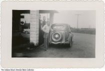Mercer's Garage customer, Wellsboro / Union Mills, Indiana, 1948