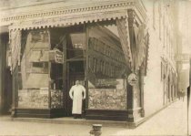 Gottlieb A. Pueppke in front of the Imperial Sample Room