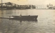 Elwyn Nelson in Power boat