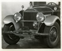 Black and white photograph of a front end view of a 1929 Packard Motor Car Co