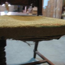 detail seat front/ underneath from side