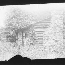 [Unidentified log cabin]