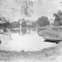 [Vandeventer Pond and the Beatty House]