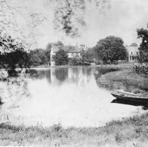 [Vandeventer Pond and the Beatty House]