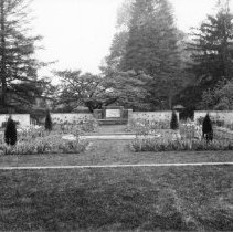 [Gardens of Guernsey Hall, May 1914?]