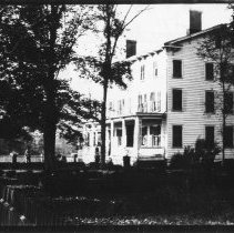 [3-Story House in Aqueduct]