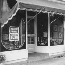 [Shop honors Lesley Bush]