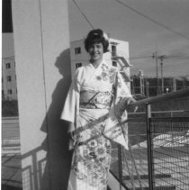 [Lesley Bush in kimono]