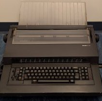 Electric typewriter