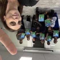 Isobelle Yousef hosting her art painting workshop