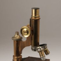 Monocular microscope