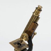 Compound monocular microscope