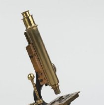 Compound monocular microscope