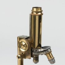 Small traveling microscope, Model ST