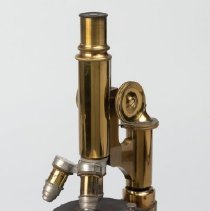 Compound monocular microscope