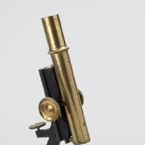 Compound monocular microscope