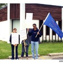 [CAW Local 1451 picket line]